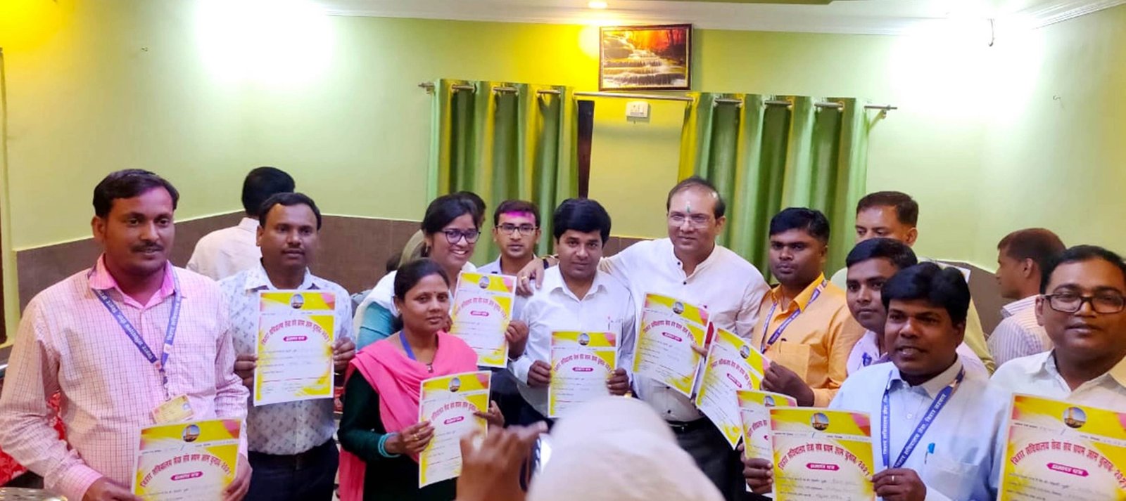 बिहार सचिवालय सेवा संघ के चुनाव में नवनिर्वाचित सदस्यों को मिला प्रमाणपत्र