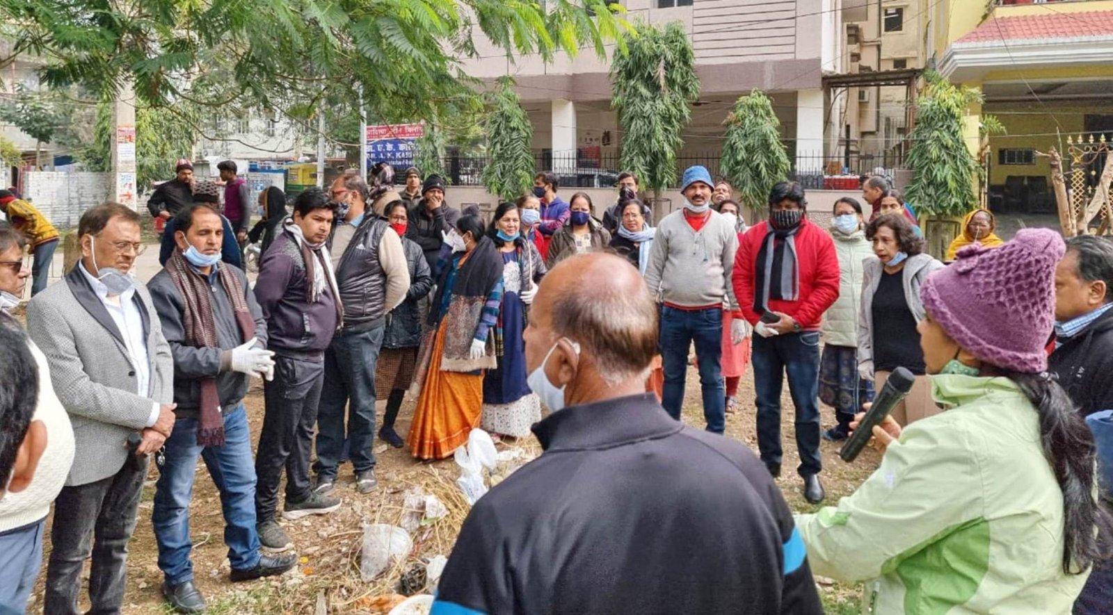 नई पहल की खूंटी के माध्यम से बदहाल पार्क में चला स्वच्छता एवं श्रमदान का कार्यक्रम