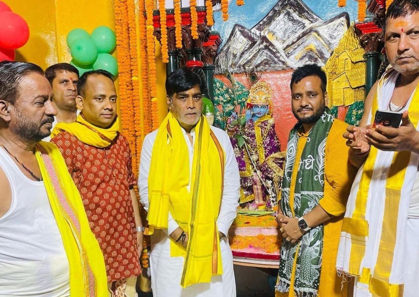 राधा कृष्ण द्वारिका मंदिर में श्रीकृष्ण जन्मोत्सव बड़े धूम धाम से मनाया गया