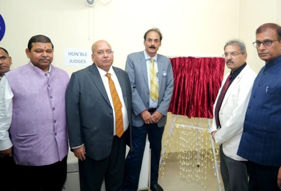 बिहार कमर्शियल टैक्स बार एसोसिएशन पटना के तत्वाधान में स्वर्गीय श्री रामेश्वर प्रसाद शाही की तस्वीर का हुआ अनावरण