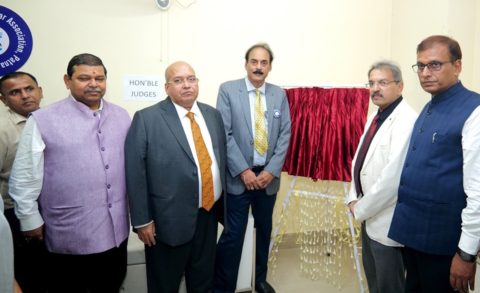 बिहार कमर्शियल टैक्स बार एसोसिएशन पटना के तत्वाधान में स्वर्गीय श्री रामेश्वर प्रसाद शाही की तस्वीर का हुआ अनावरण