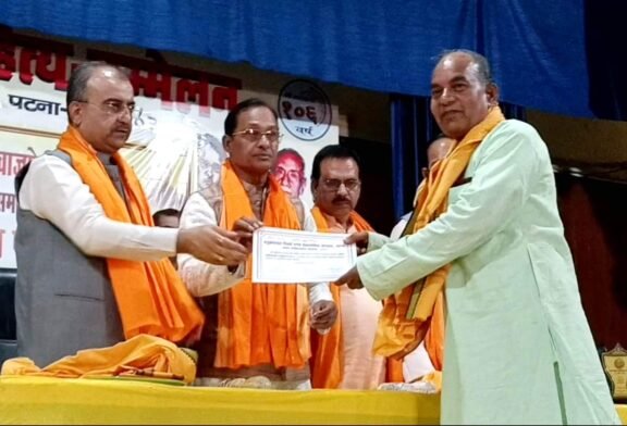 'अटल साहित्यकार सम्मान' से नवाजे गए हैं 