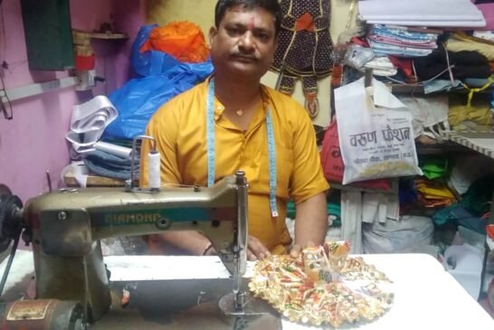 भगवान का टेलर : जो इंसानों के नहीं, सिर्फ देवताओं के कपड़े सिलते हैं