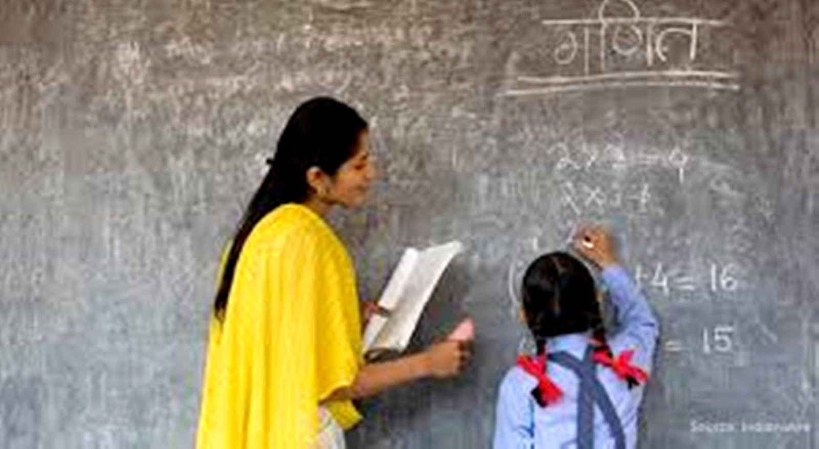 बिना छात्रों के स्कूल: शिक्षा की मौन त्रासदी