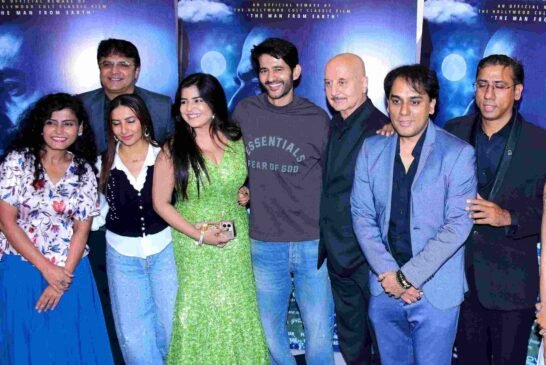 अभिनेता अनुपम खेर हिंदी साइंस-फिक्शन फिल्म 