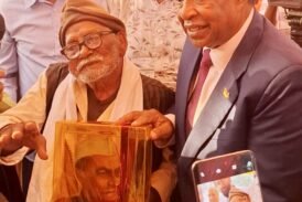 मॉरीशस के पूर्व राष्ट्रपति ने 105 वर्षीय लोकगायक जंग बहादुर सिंह को ‘सन ऑफ सिवान, प्राइड ऑफ बिहार’ सम्मान से किया सम्मानित