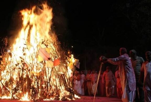 होलिका दहन और विकास परियोजनाओं के नाम पर हरे भरे पेड़ काटना अपराध नहीं पाप है